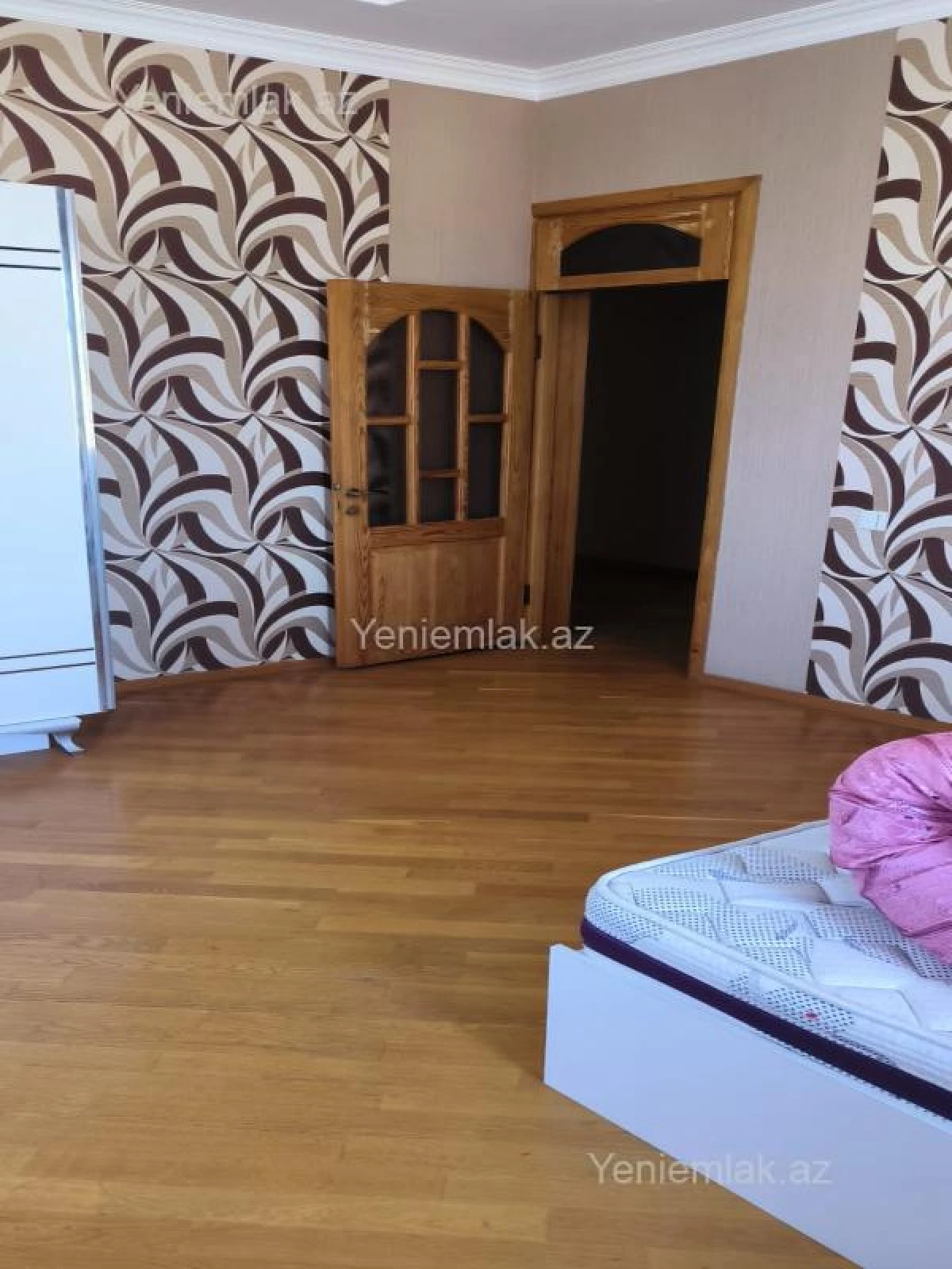 Satılır 16 otaqlı həyət evi 800 m²