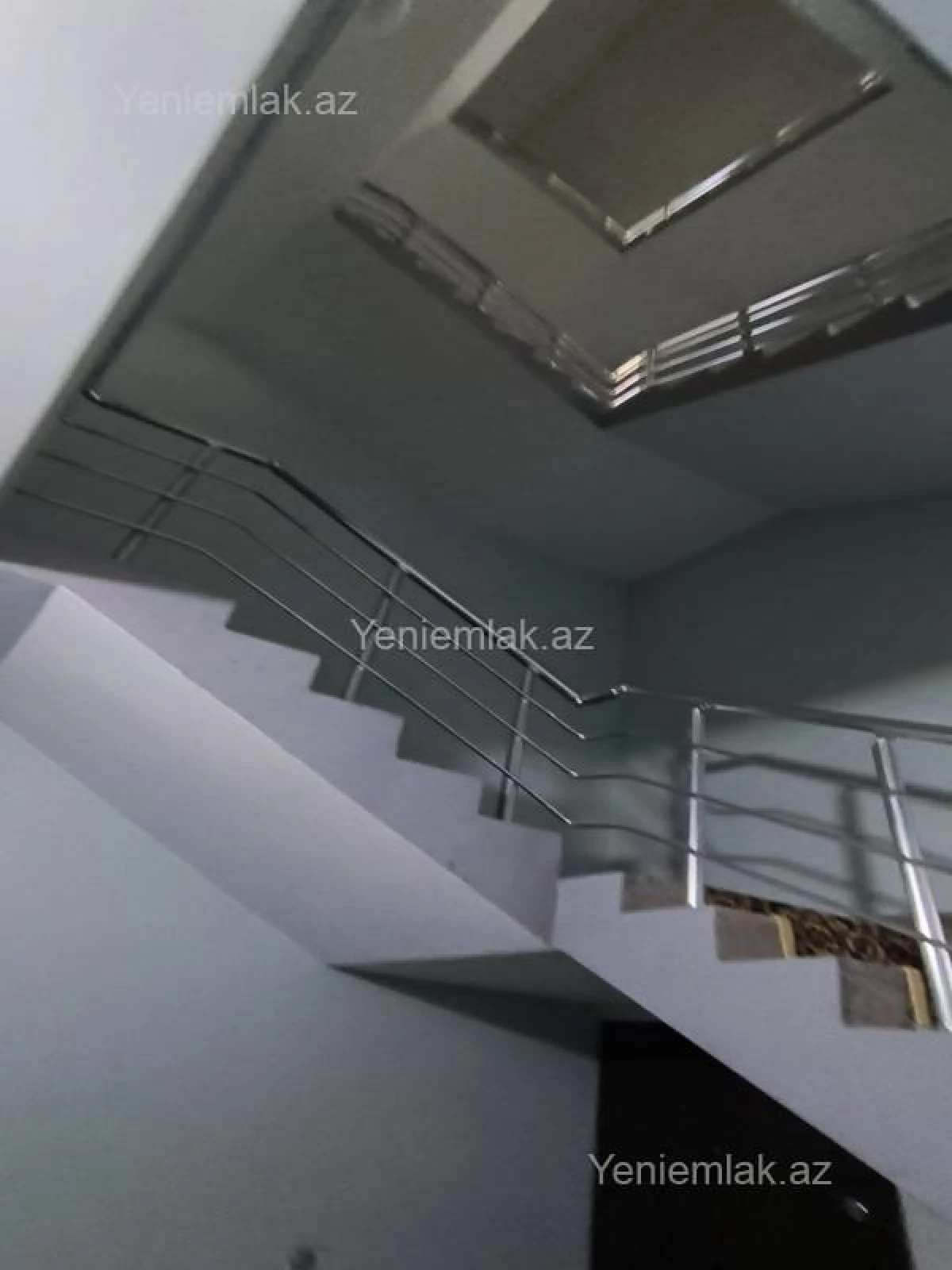 Satılır 16 otaqlı həyət evi 800 m²