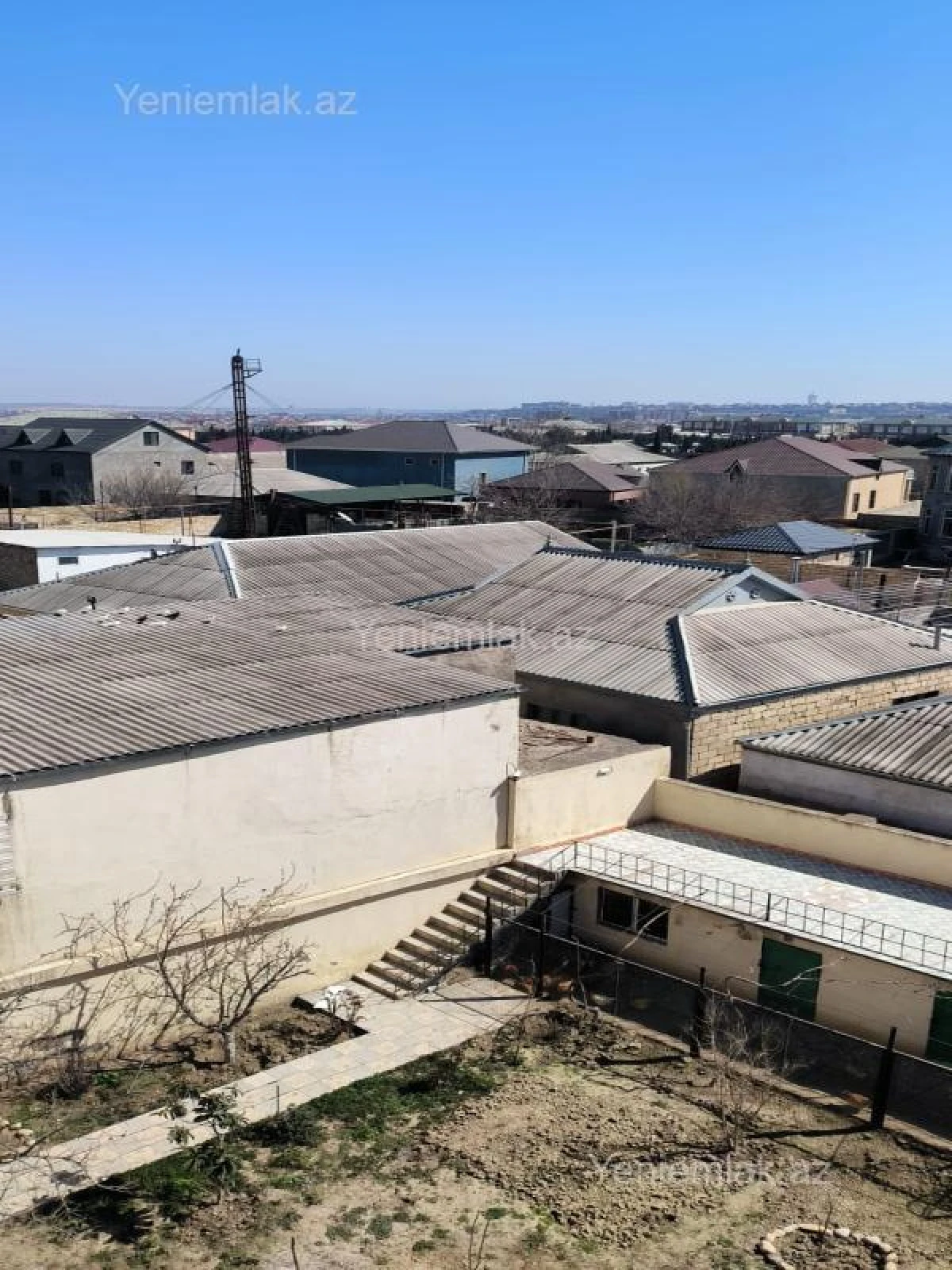 Satılır 16 otaqlı həyət evi 800 m²