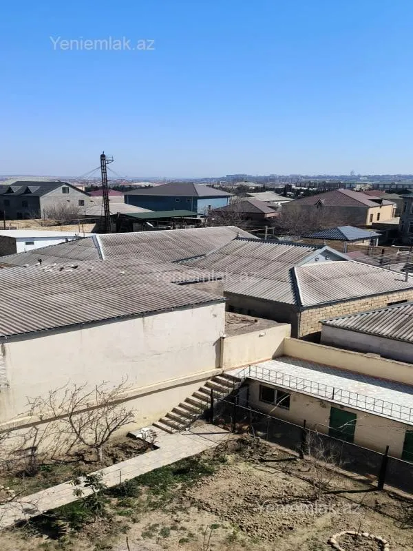 Satılır 16 otaqlı həyət evi 800 m²