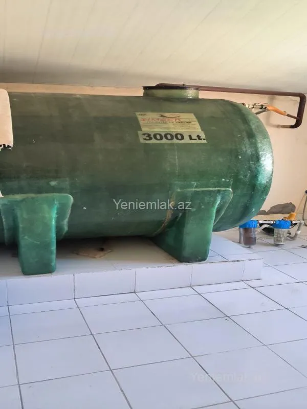 Satılır 16 otaqlı həyət evi 800 m²