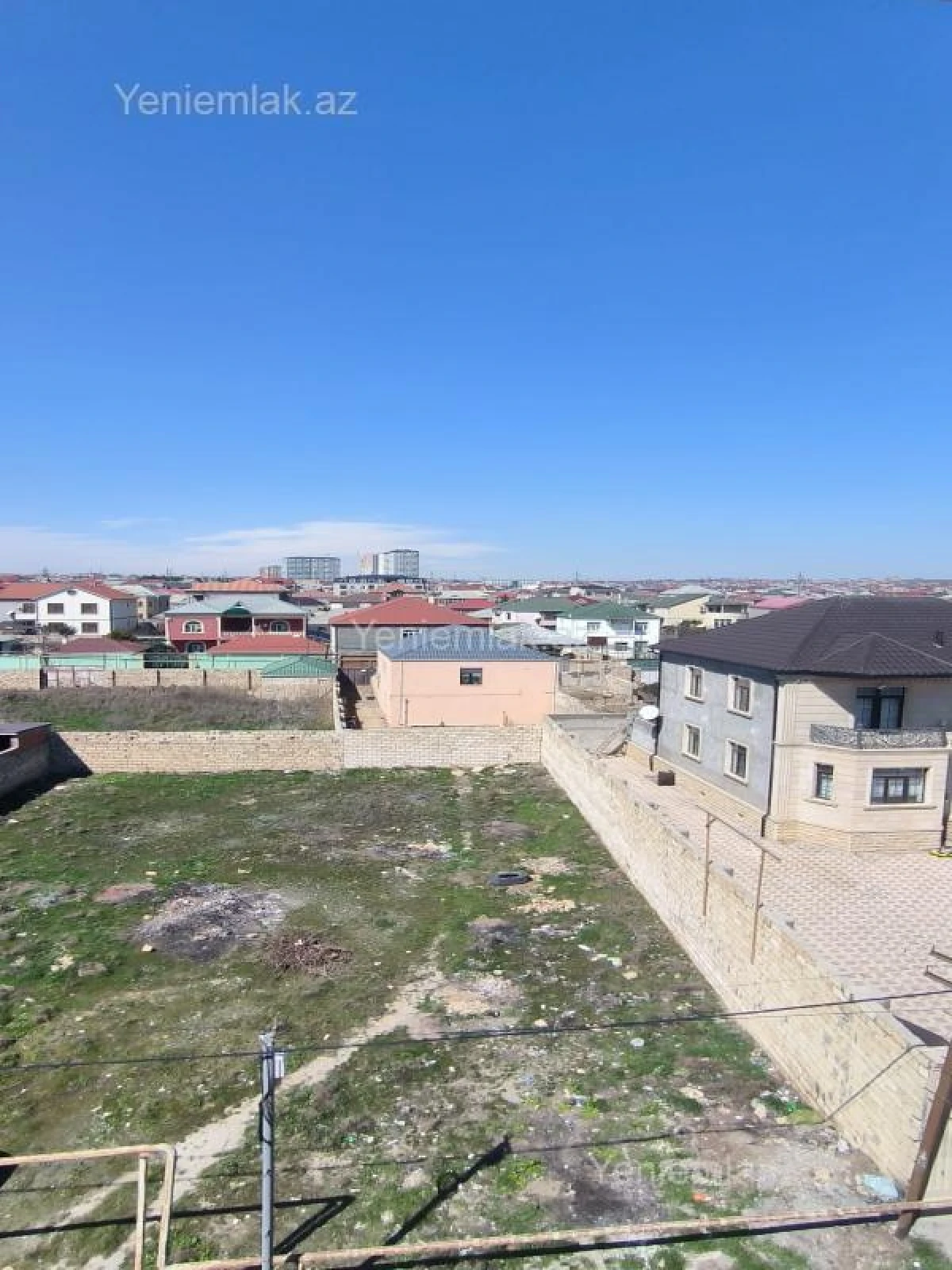 Satılır 16 otaqlı həyət evi 800 m²