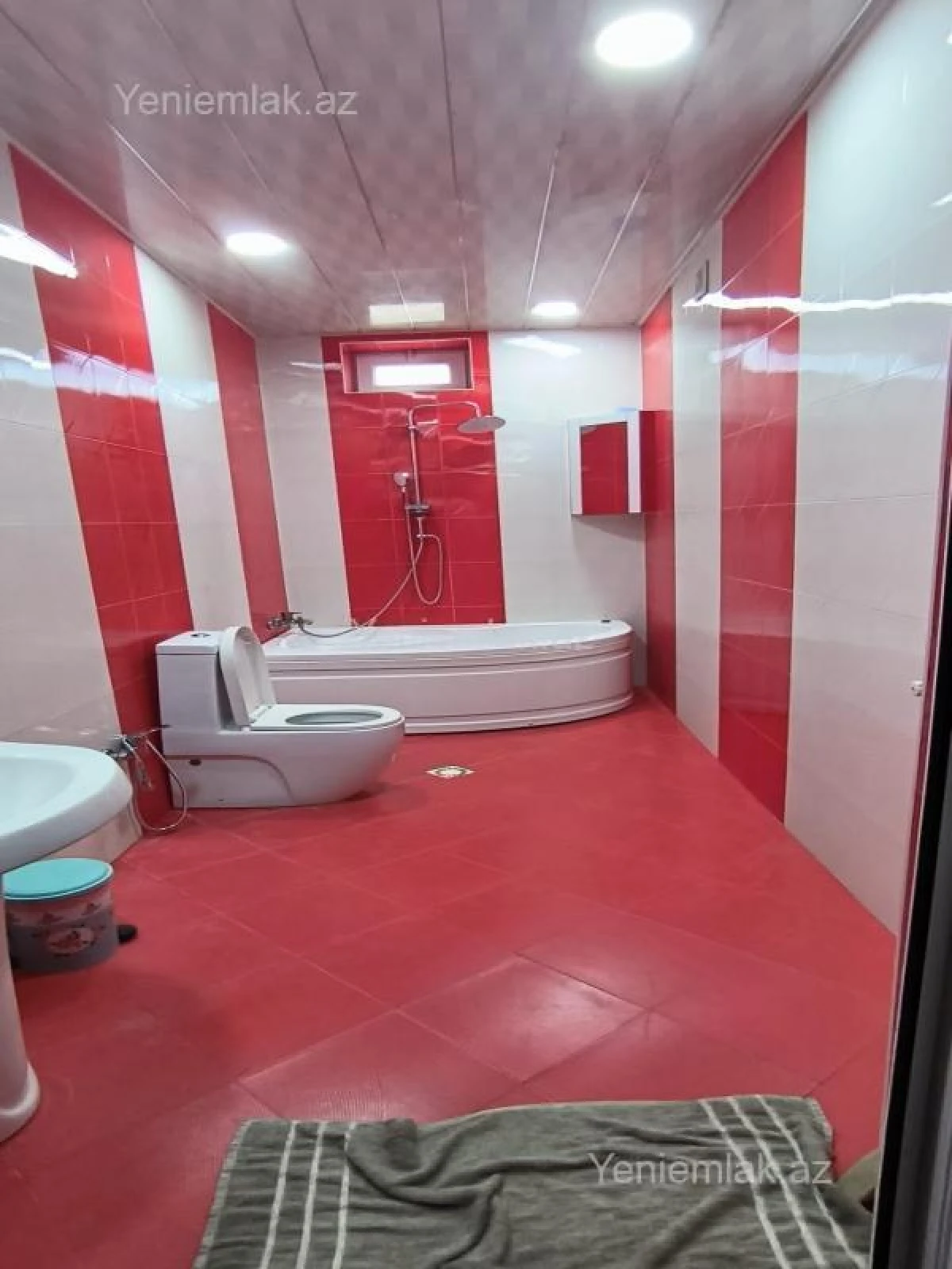 Satılır 16 otaqlı həyət evi 800 m²