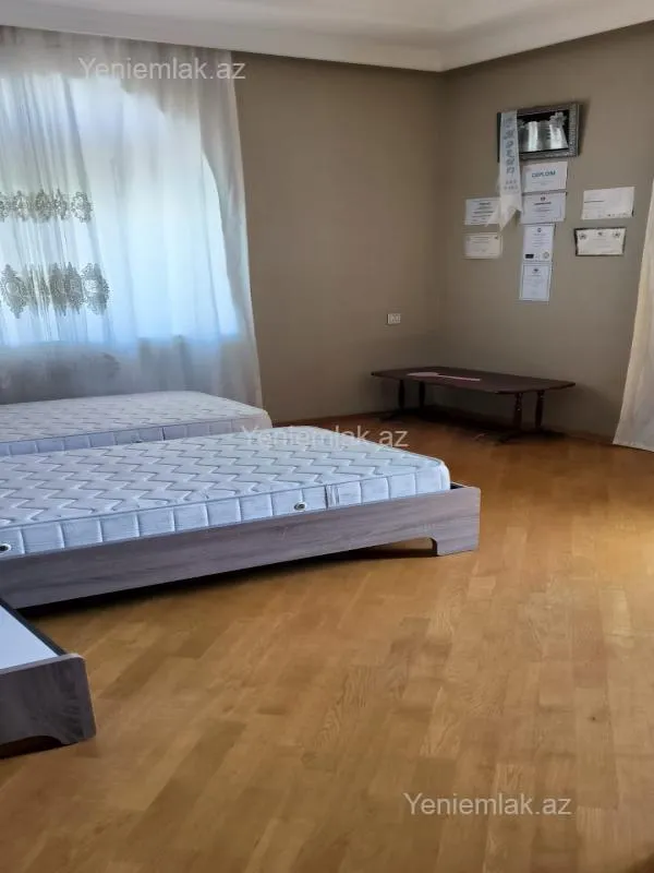 Satılır 16 otaqlı həyət evi 800 m²