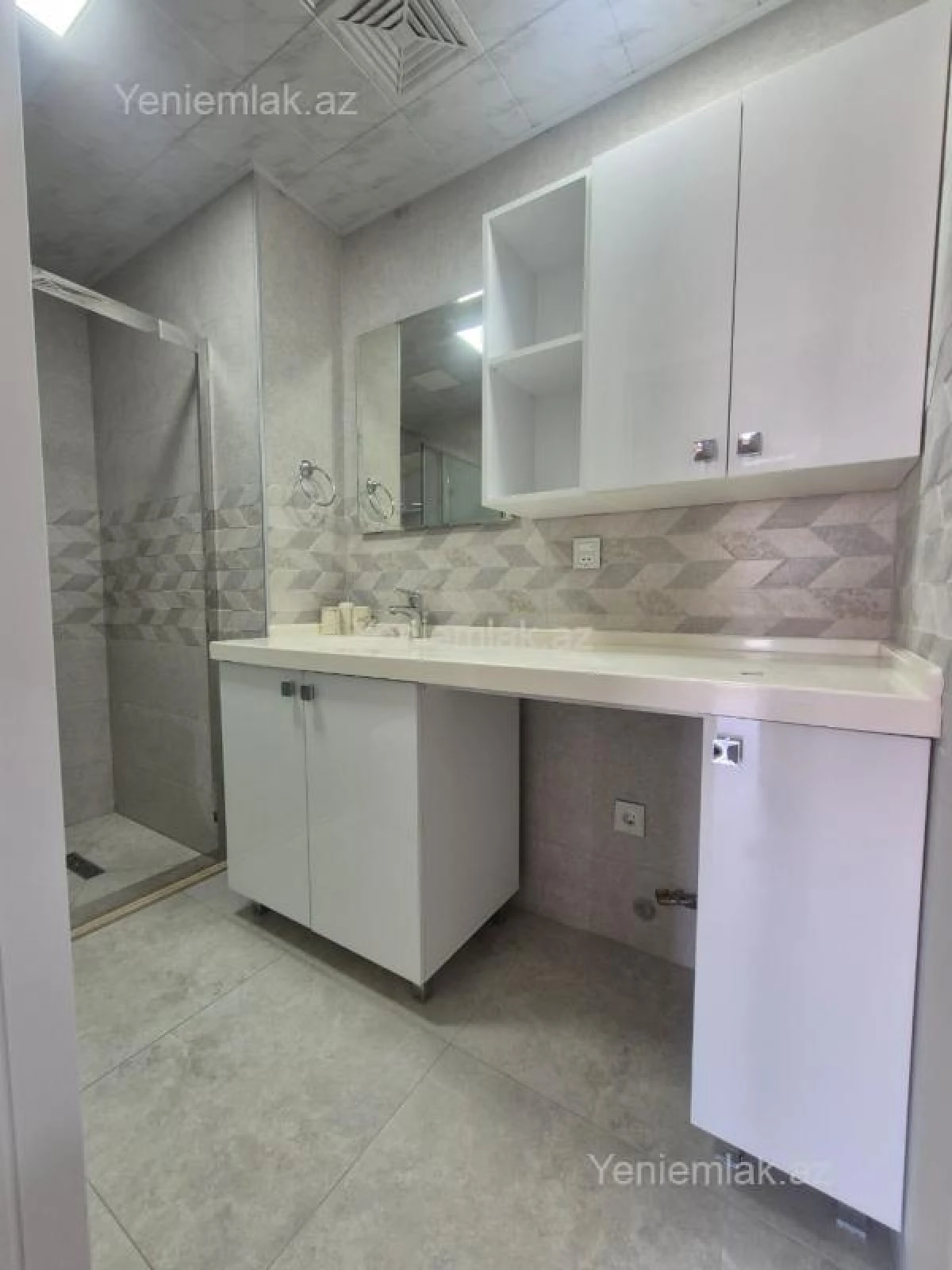 Satılır 2 otaqlı yeni tikili 74 m²