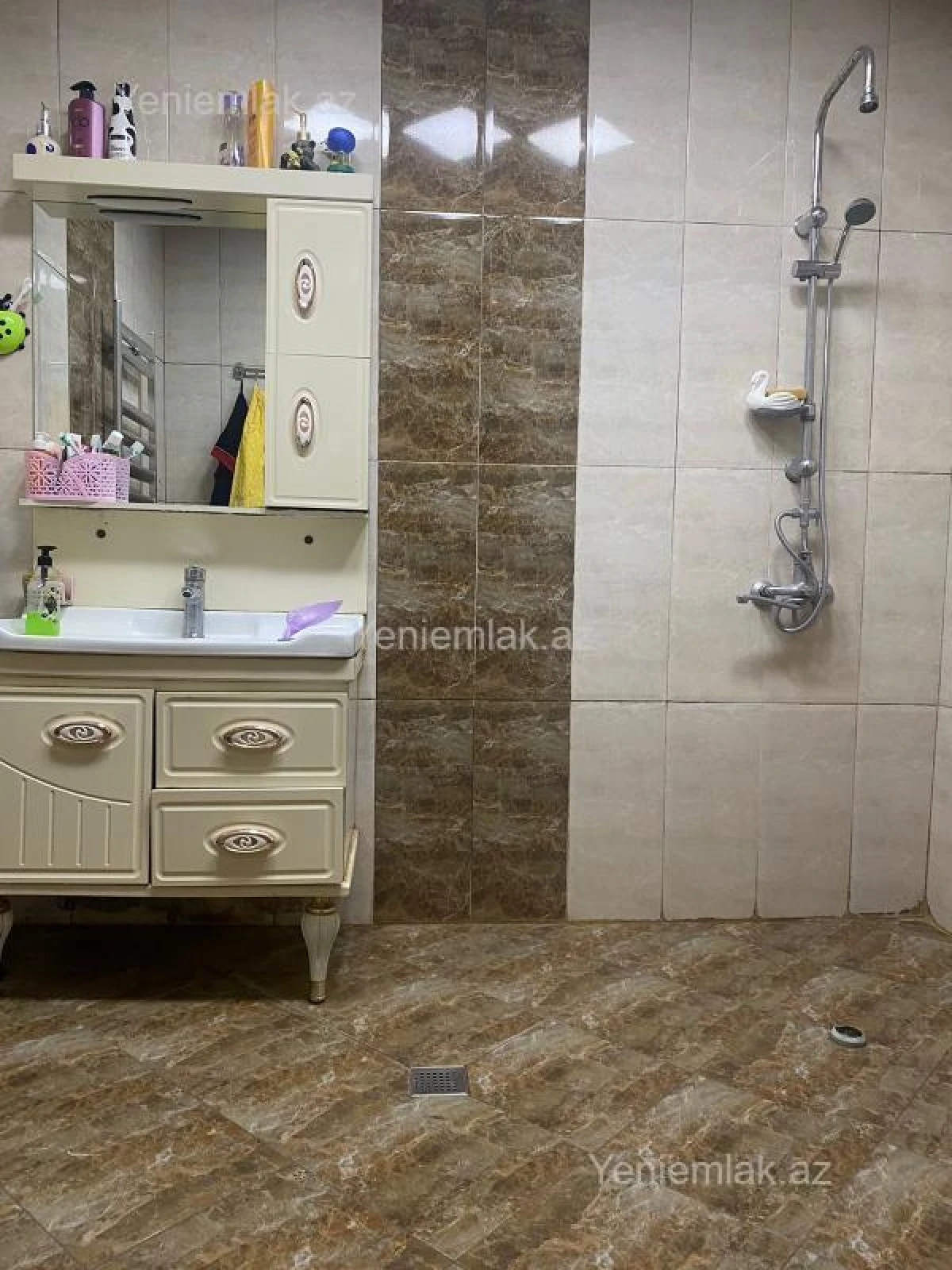 Satılır 4 otaqlı yeni tikili 120 m²