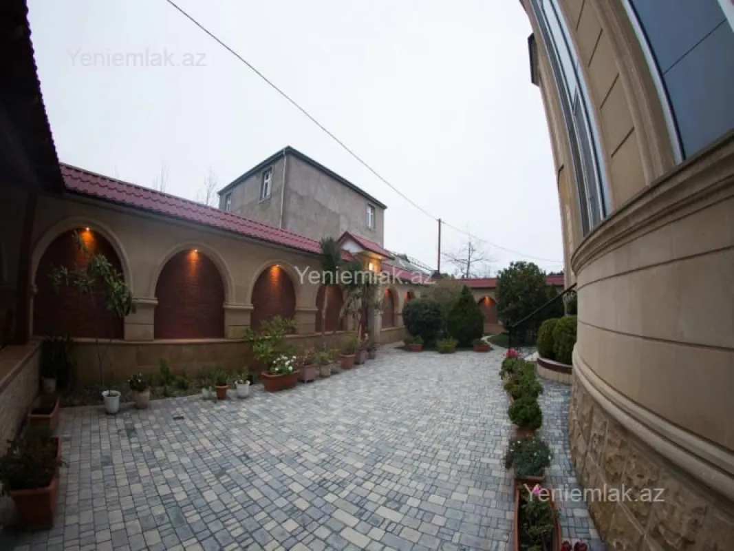Satılır 7 otaqlı həyət evi 700 m²