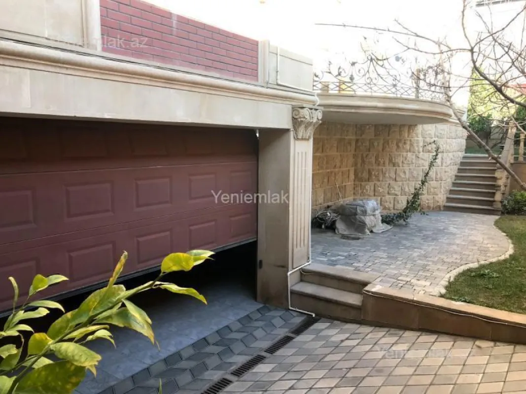 Satılır 7 otaqlı həyət evi 700 m²