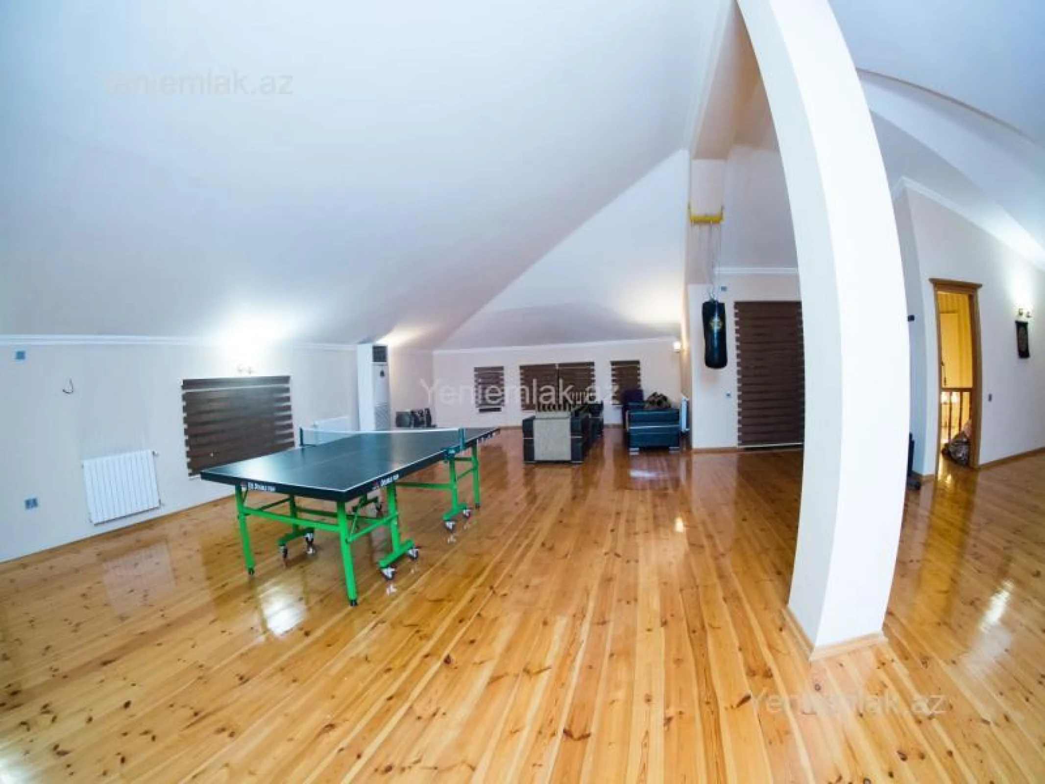 Satılır 7 otaqlı həyət evi 700 m²