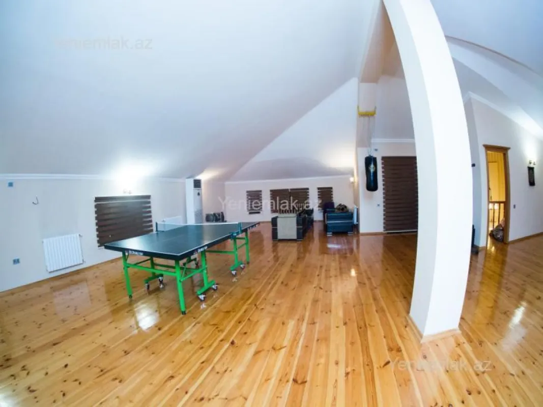 Satılır 7 otaqlı həyət evi 700 m²