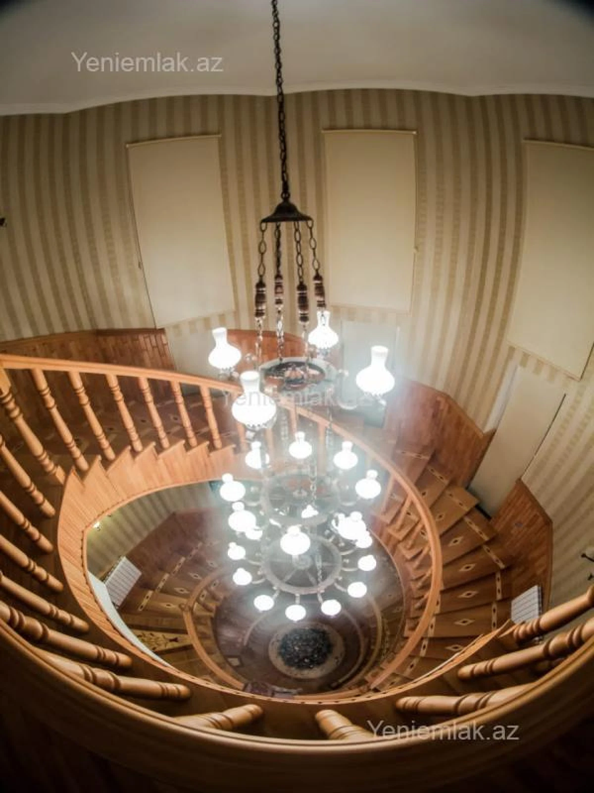 Satılır 7 otaqlı həyət evi 700 m²