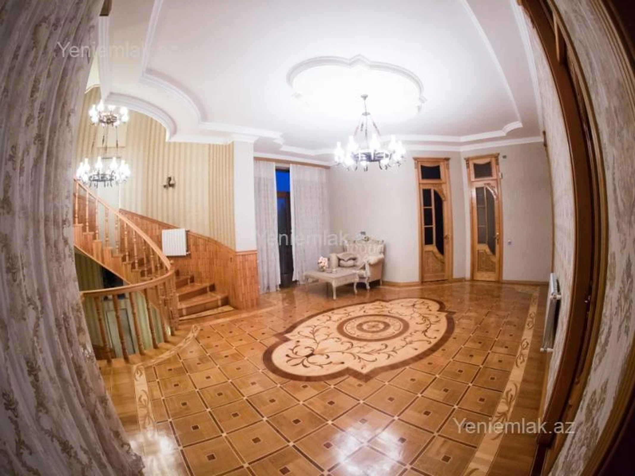 Satılır 7 otaqlı həyət evi 700 m²