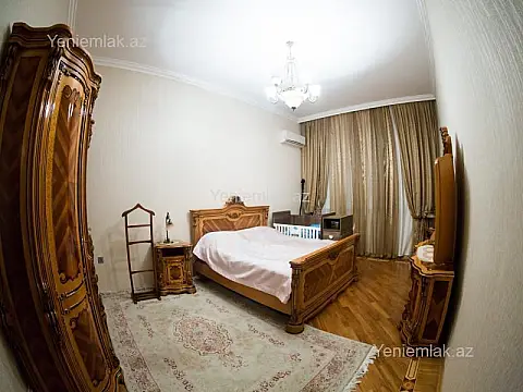 Satılır 7 otaqlı həyət evi 700 m²