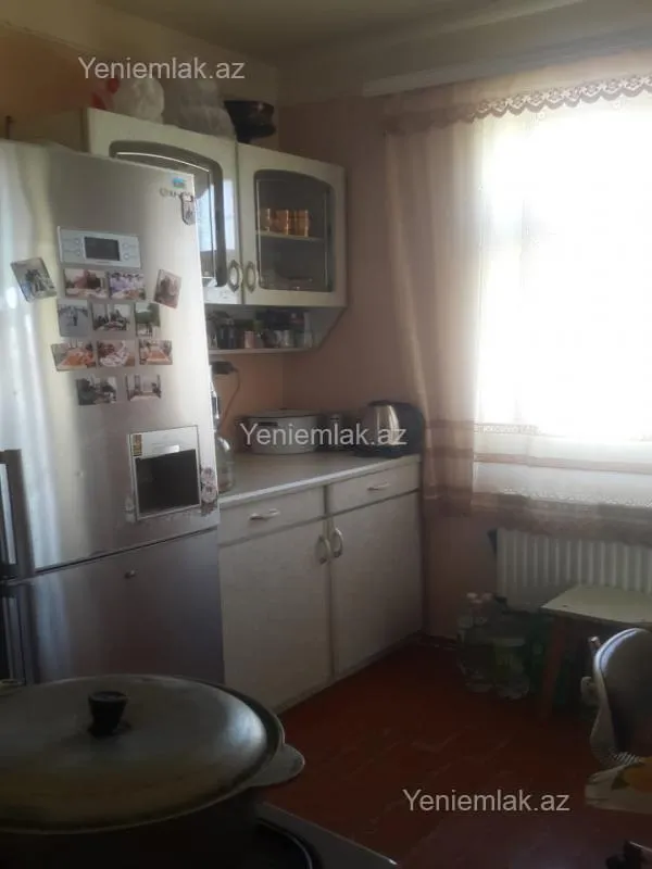 Satılır 4 otaqlı köhnə tikili 74 m²