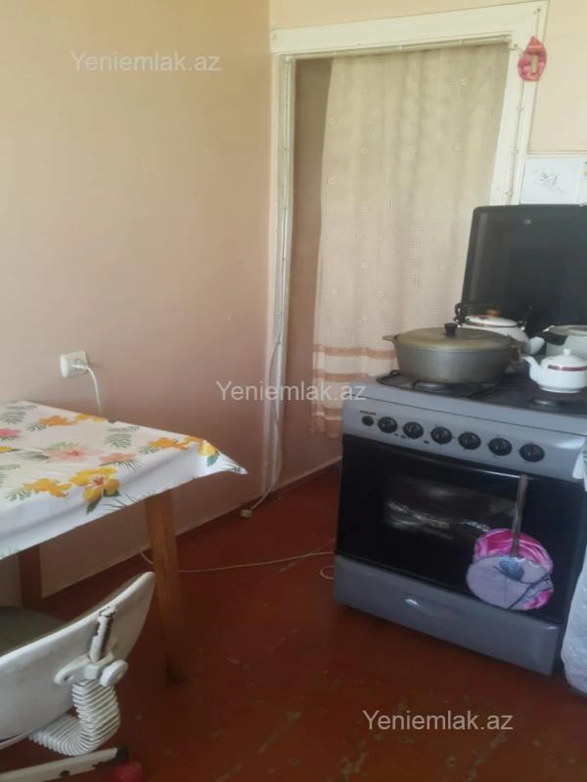 Satılır 4 otaqlı köhnə tikili 74 m²