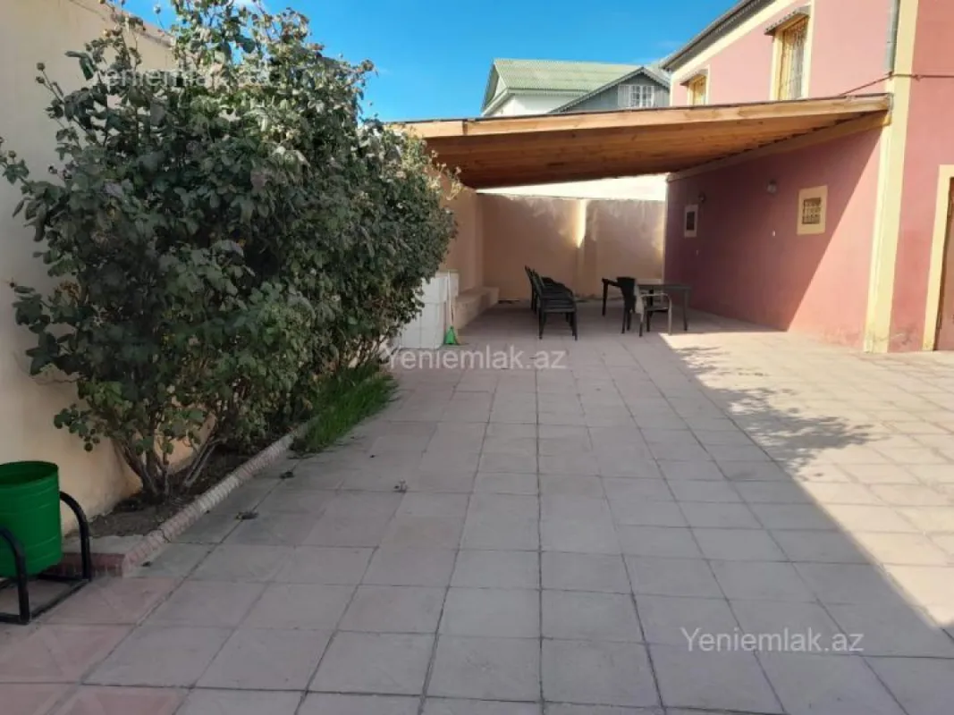 Satılır 5 otaqlı həyət evi 200 m²