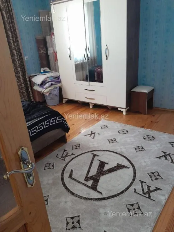 Satılır 5 otaqlı həyət evi 200 m²