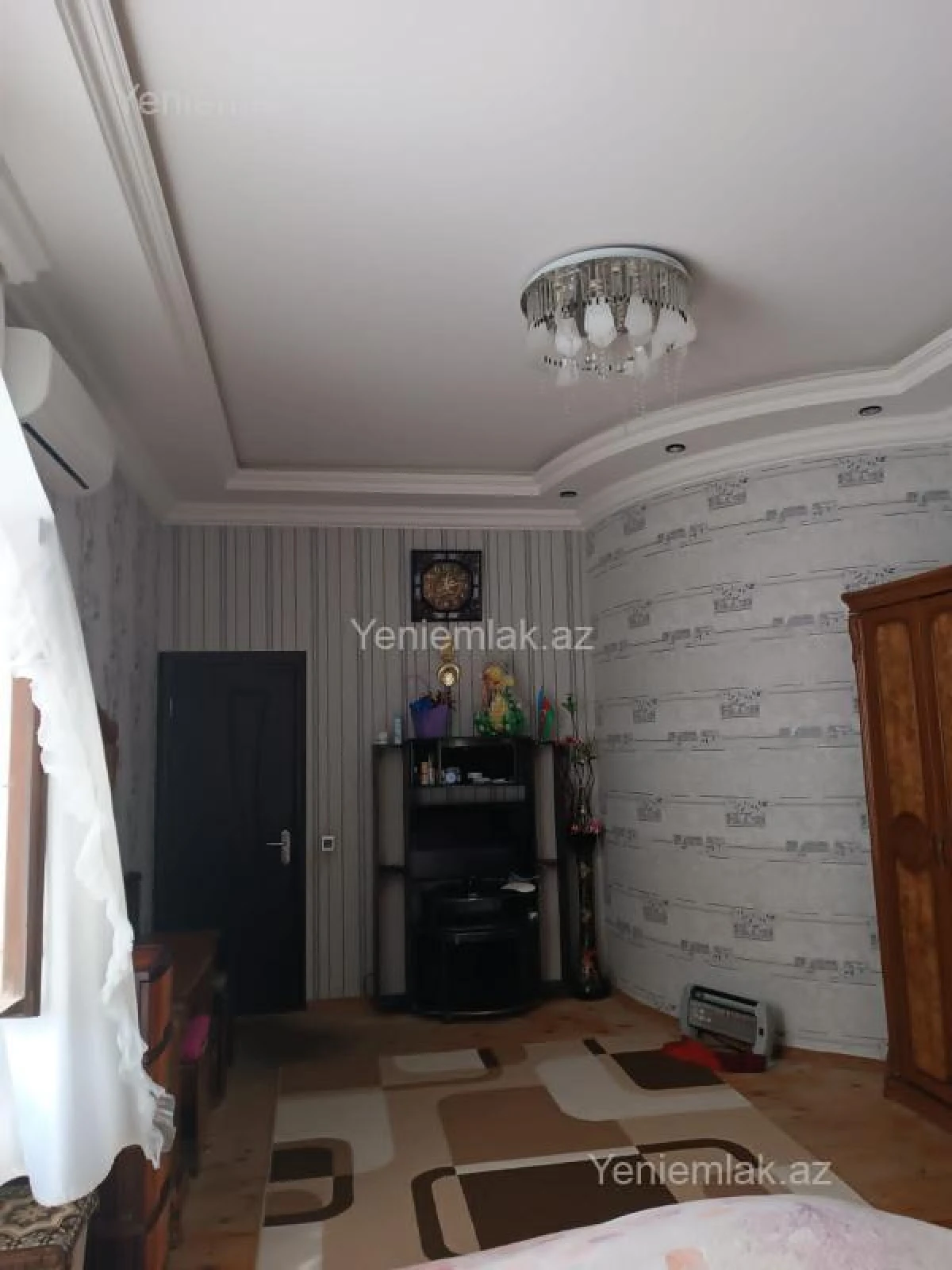 Satılır 8 otaqlı həyət evi 360 m²