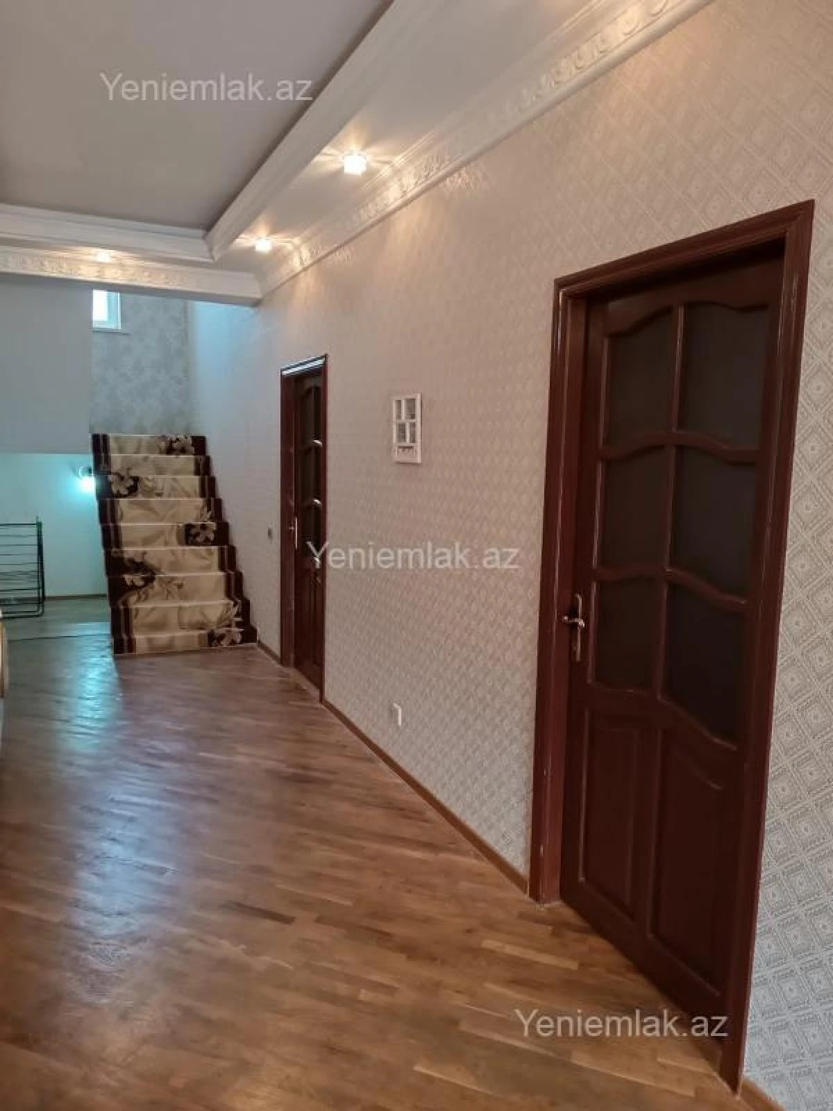 Satılır 8 otaqlı həyət evi 360 m²