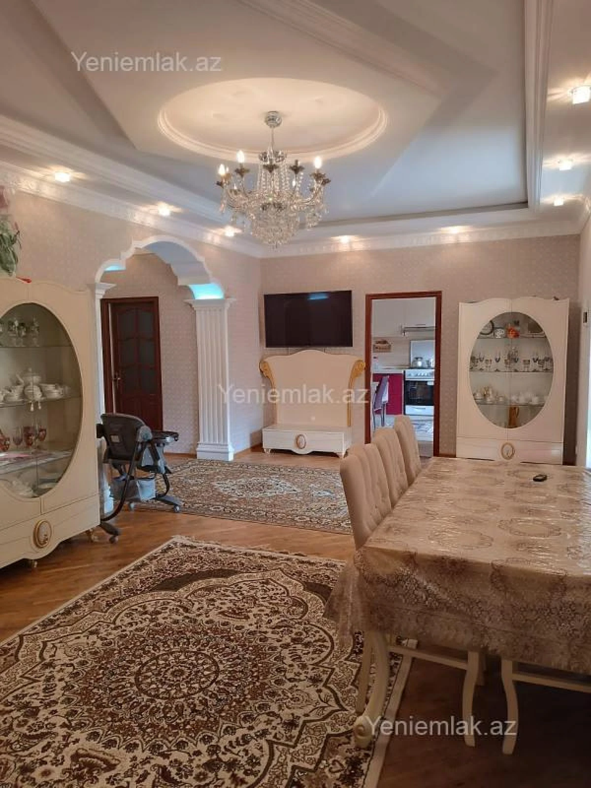 Satılır 8 otaqlı həyət evi 360 m²