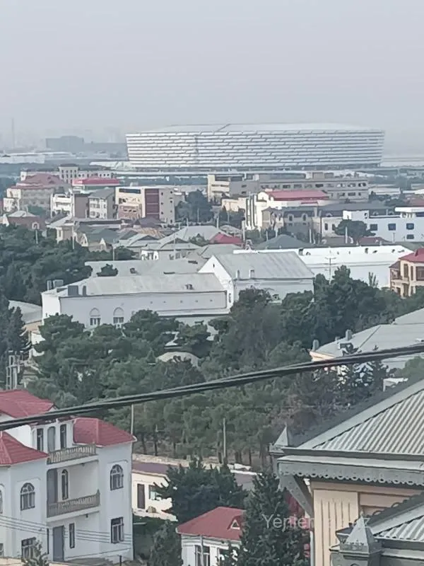 Satılır 8 otaqlı həyət evi 360 m²