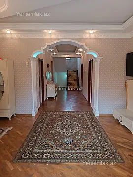 Satılır 8 otaqlı həyət evi 360 m²
