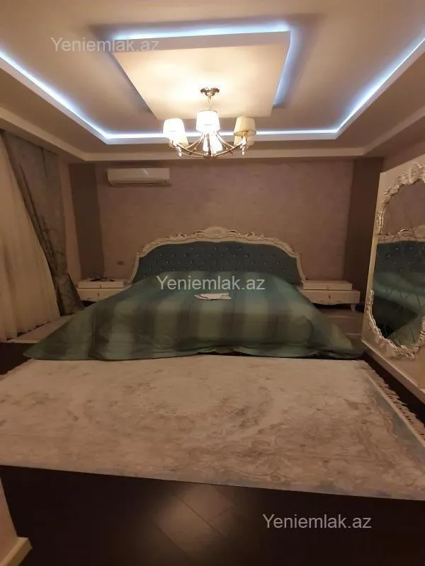 Satılır 6 otaqlı həyət evi 458 m²