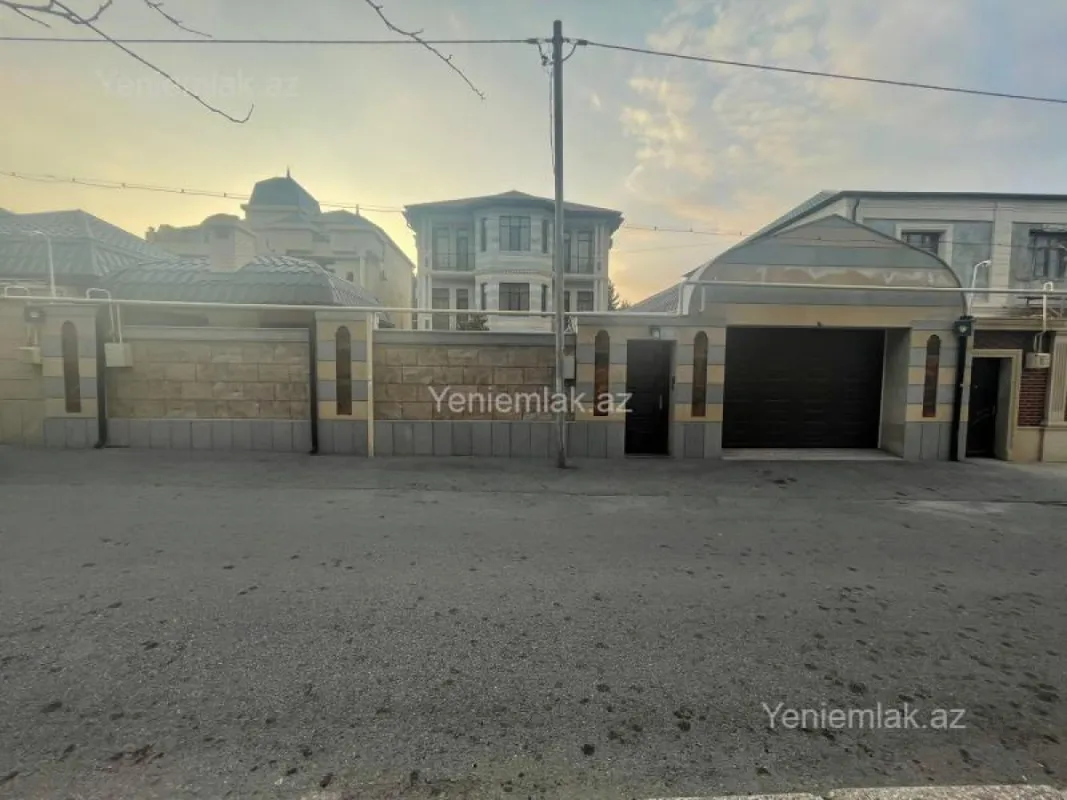 Satılır 6 otaqlı həyət evi 458 m²