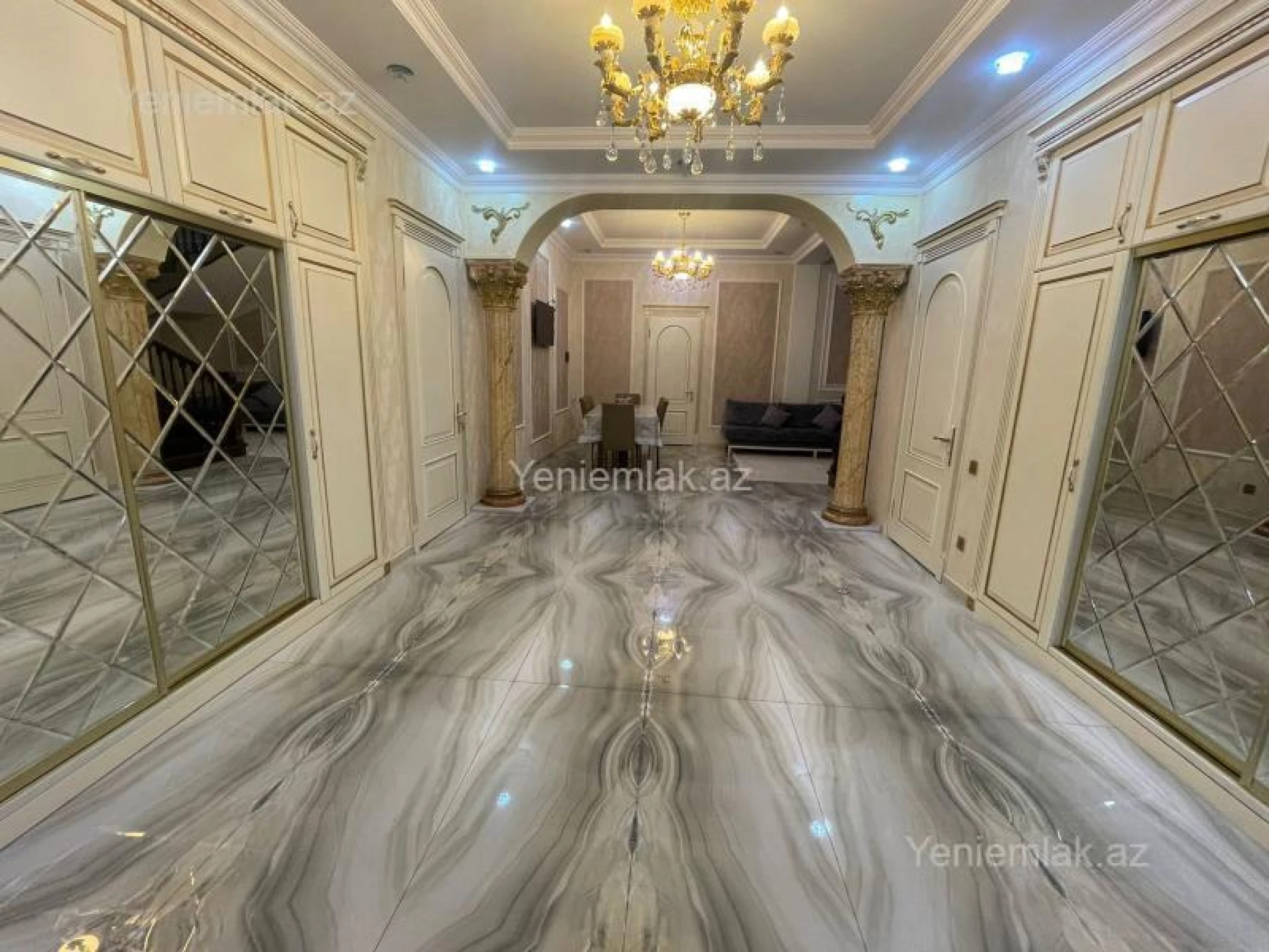 Satılır 6 otaqlı həyət evi 458 m²