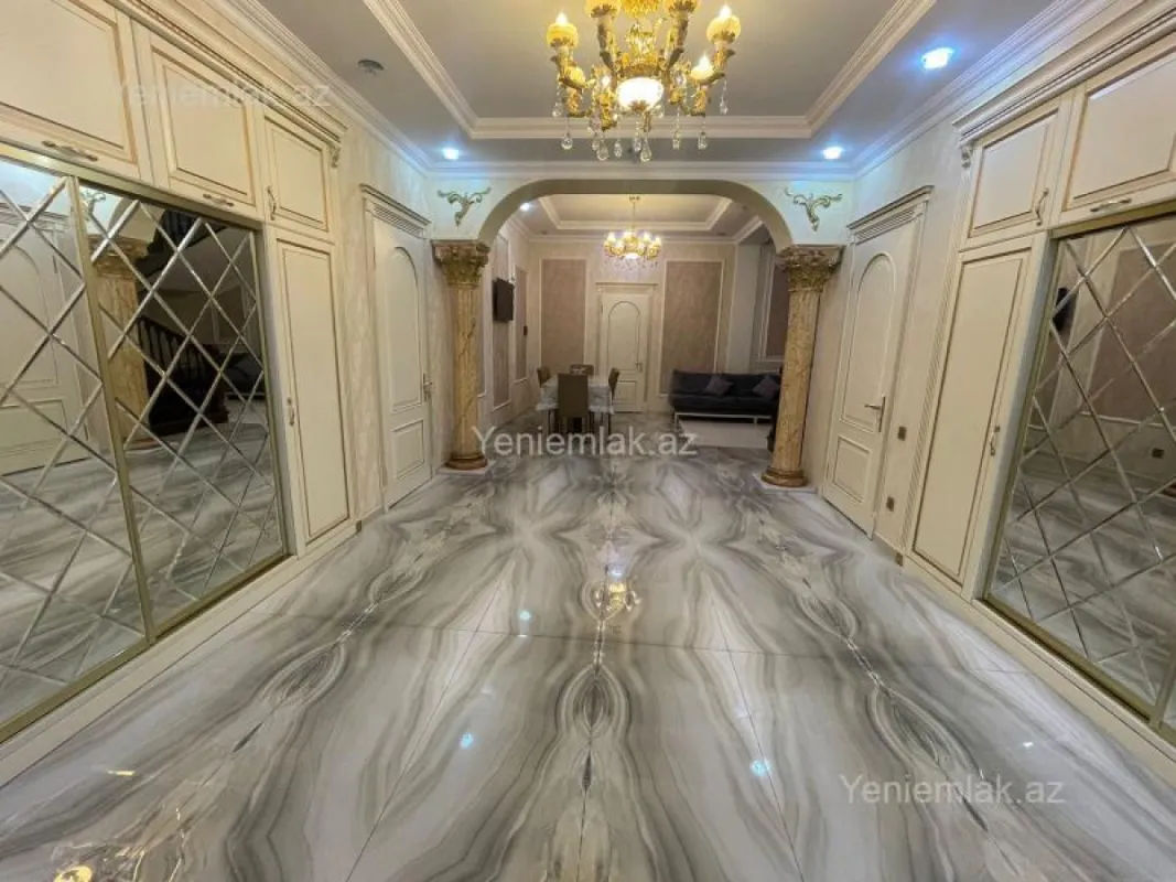 Satılır 6 otaqlı həyət evi 458 m²