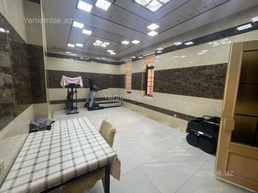 Satılır 6 otaqlı həyət evi 458 m²