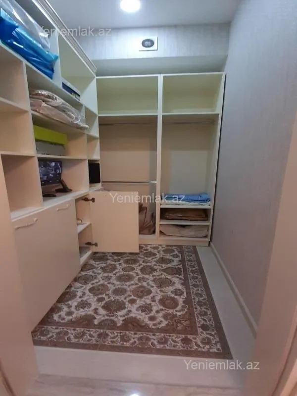 Satılır 6 otaqlı həyət evi 458 m²