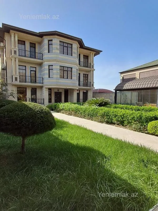 Satılır 6 otaqlı həyət evi 458 m²