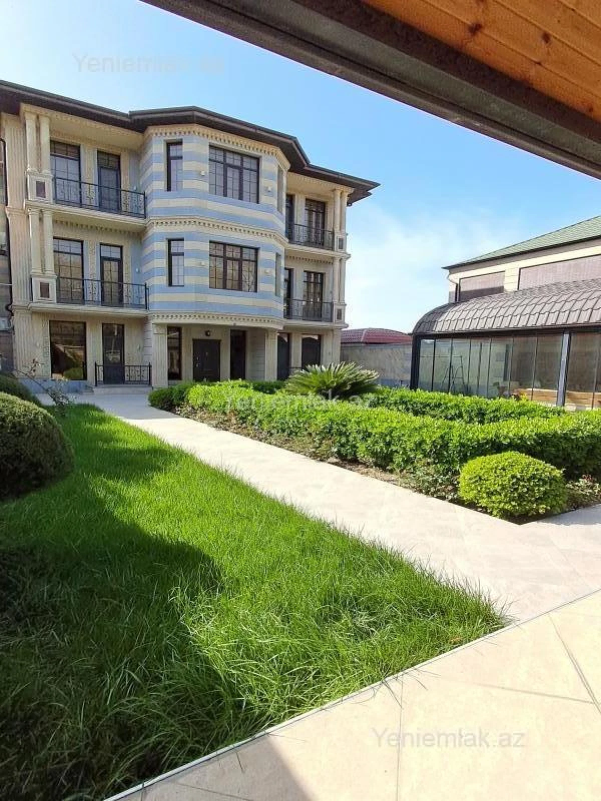 Satılır 6 otaqlı həyət evi 458 m²