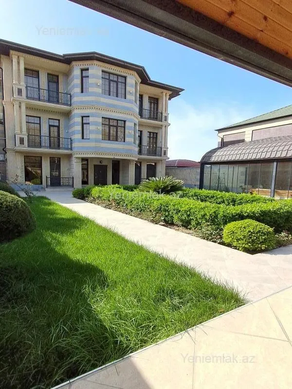 Satılır 6 otaqlı həyət evi 458 m²