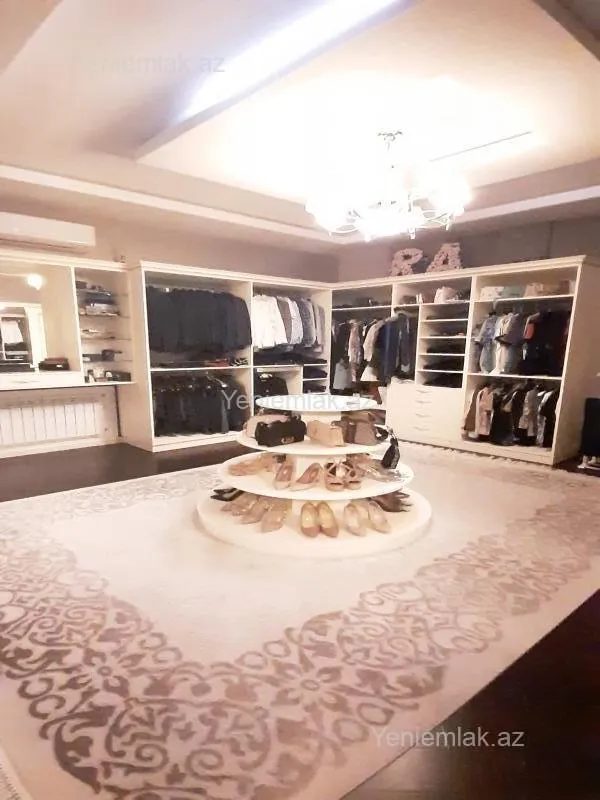 Satılır 6 otaqlı həyət evi 458 m²