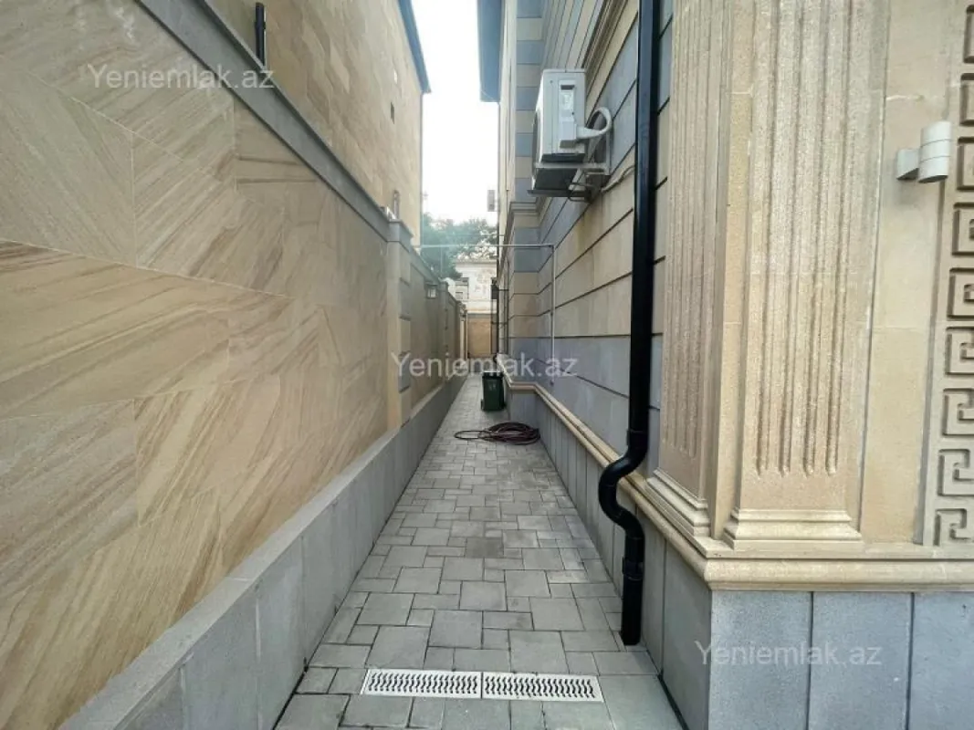 Satılır 6 otaqlı həyət evi 458 m²