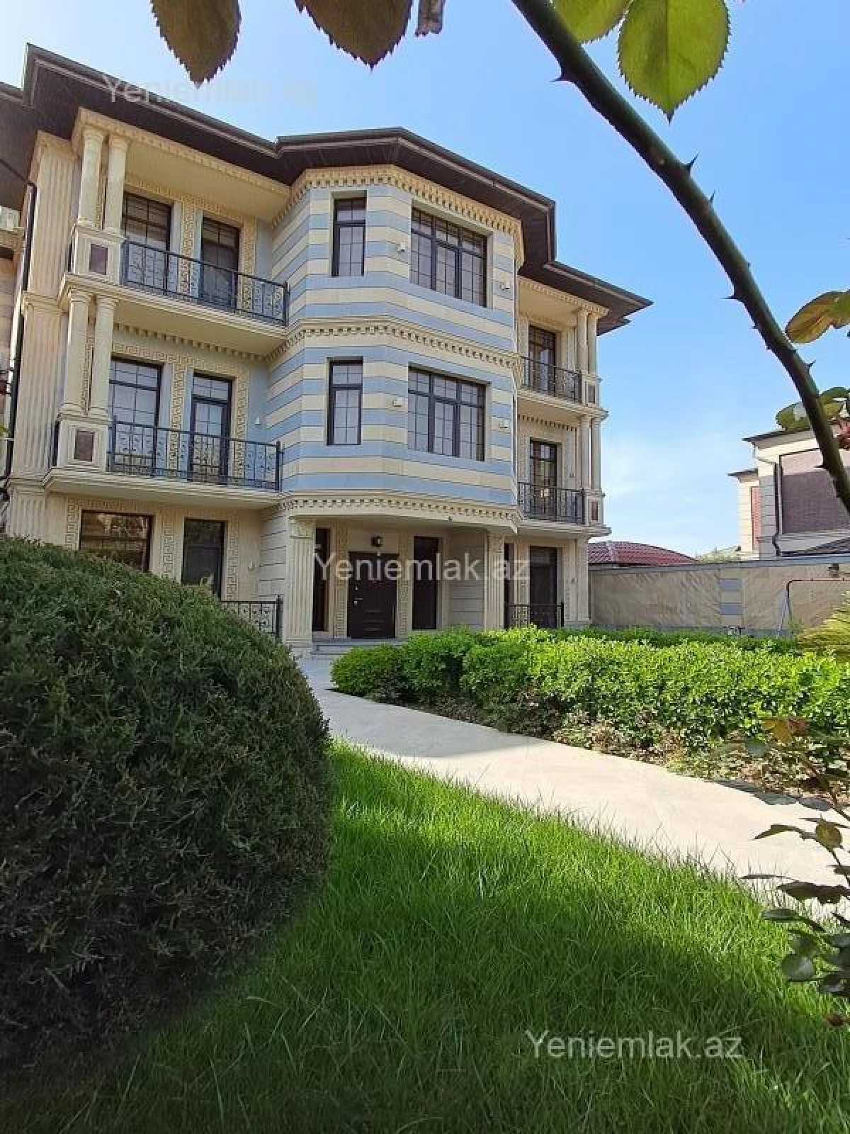 Satılır 6 otaqlı həyət evi 458 m²