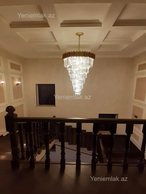 Satılır 6 otaqlı həyət evi 458 m²