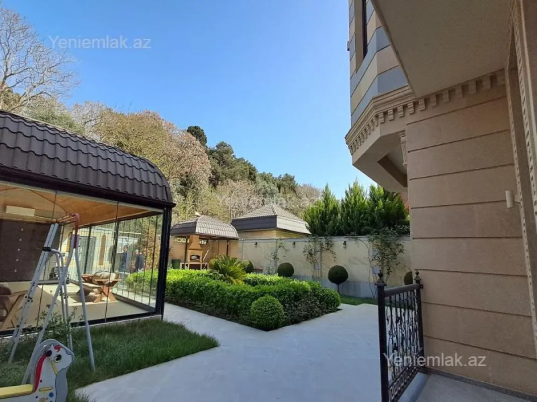 Satılır 6 otaqlı həyət evi 458 m²