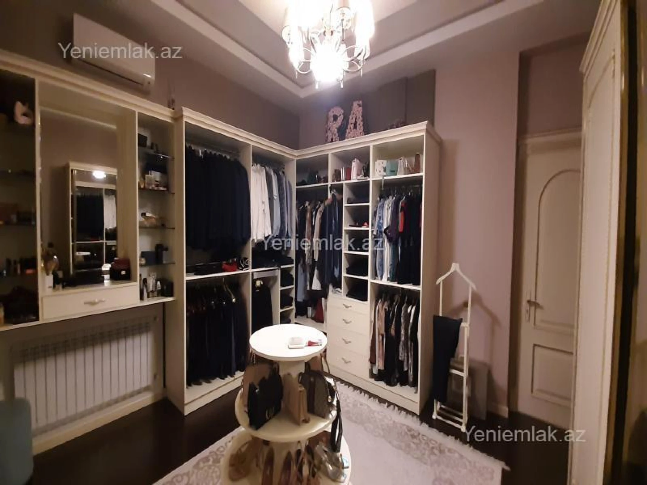 Satılır 6 otaqlı həyət evi 458 m²