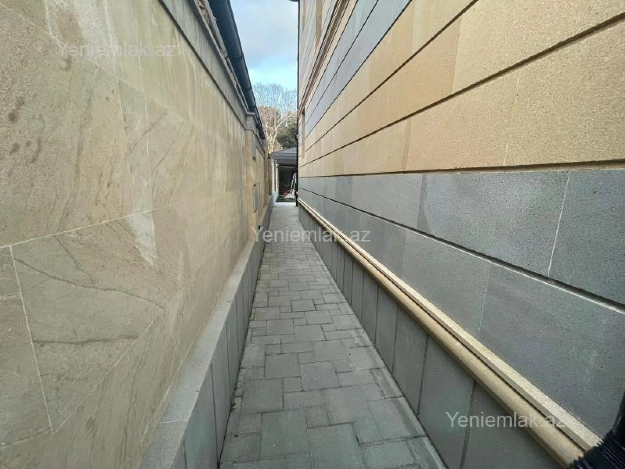 Satılır 6 otaqlı həyət evi 458 m²