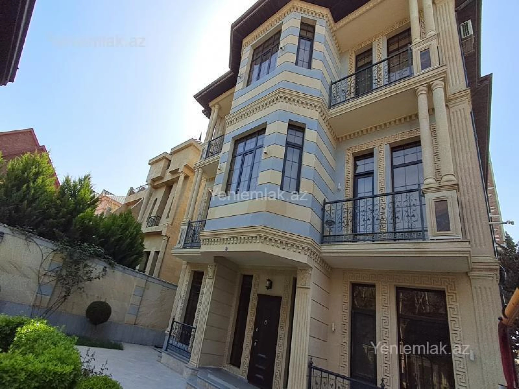 Satılır 6 otaqlı həyət evi 458 m²