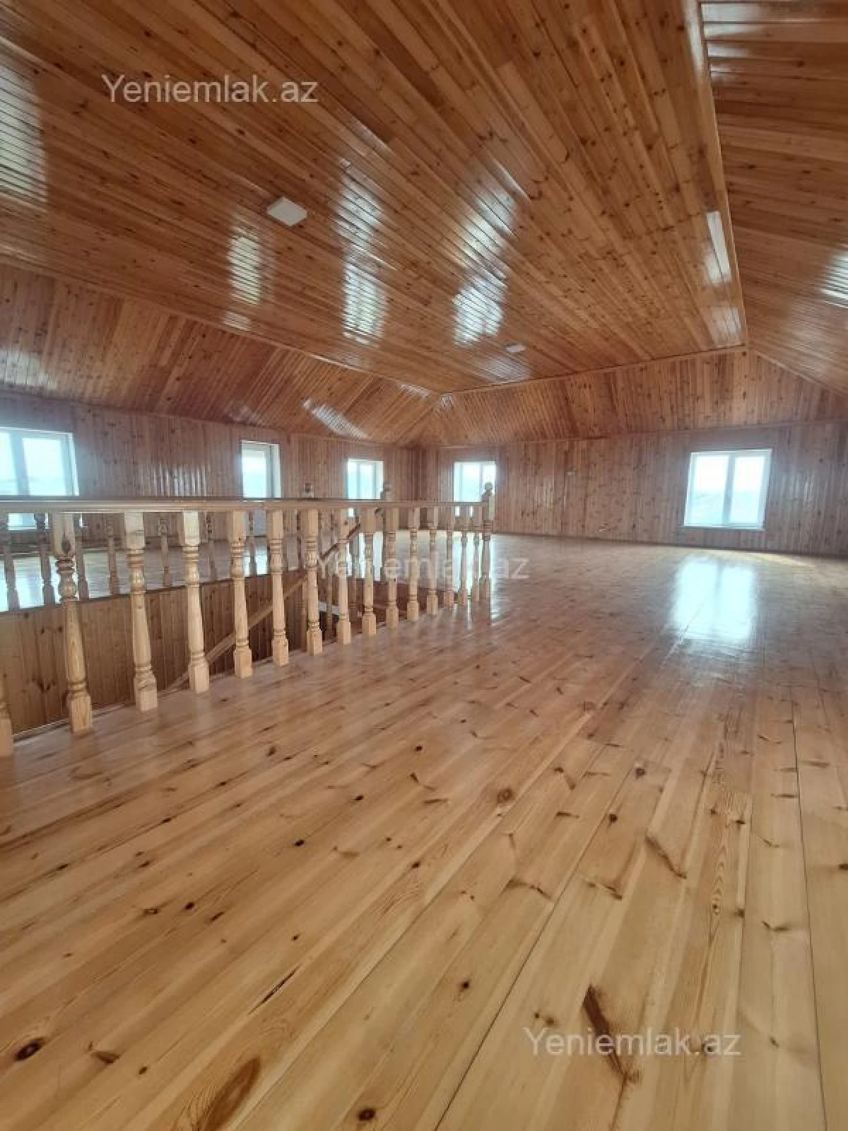 Satılır 6 otaqlı həyət evi 400 m²