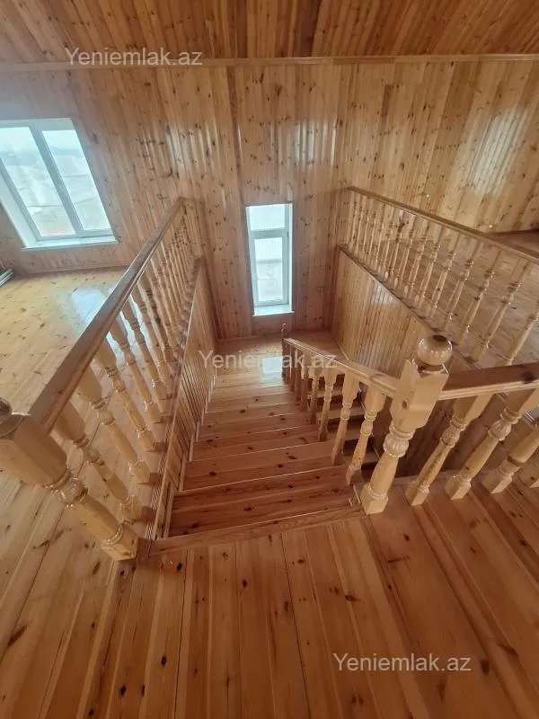 Satılır 6 otaqlı həyət evi 400 m²