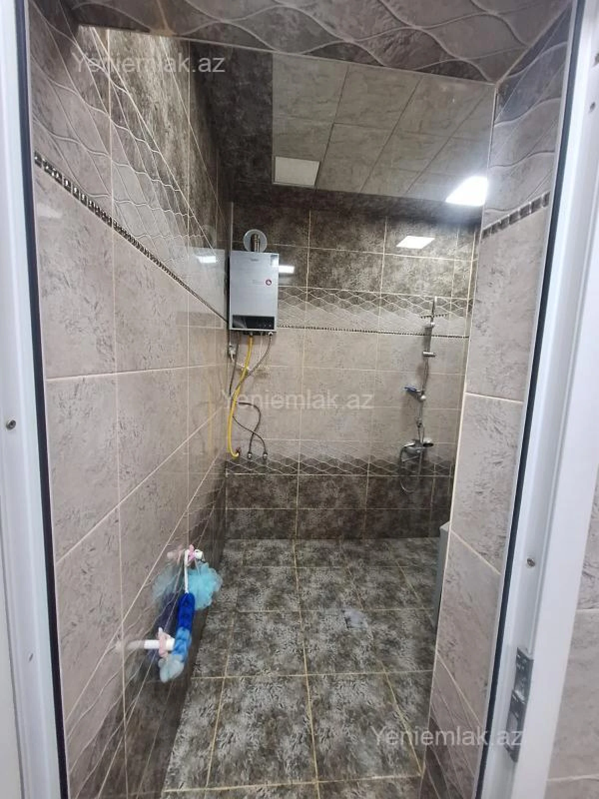 Satılır 6 otaqlı həyət evi 400 m²