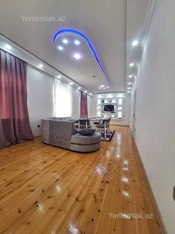 Satılır 6 otaqlı həyət evi 400 m²