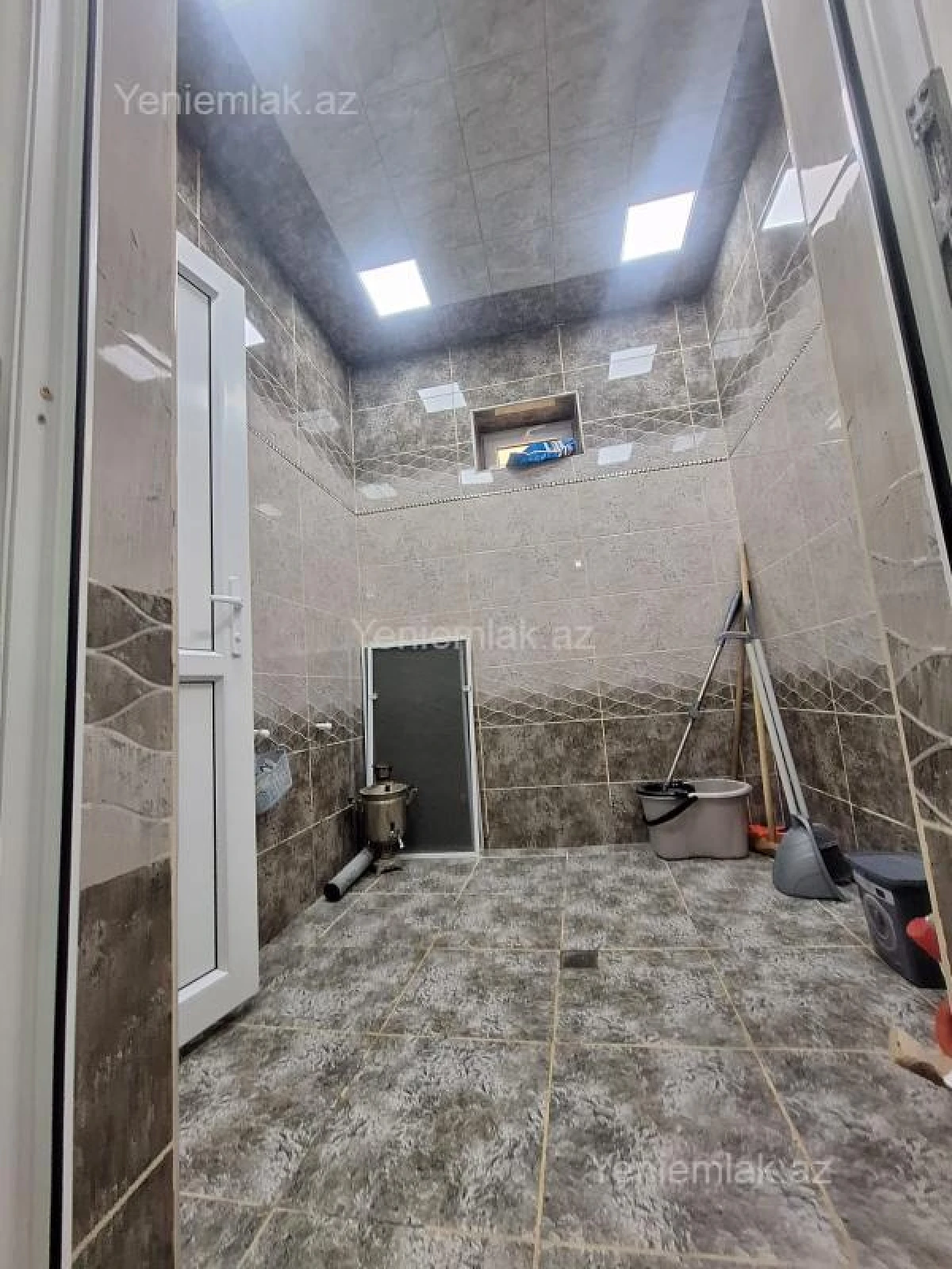 Satılır 6 otaqlı həyət evi 400 m²
