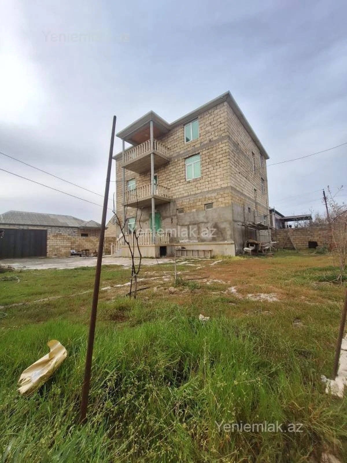 Satılır 6 otaqlı həyət evi 400 m²