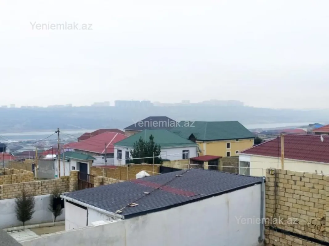 Satılır 7 otaqlı həyət evi 440 m²